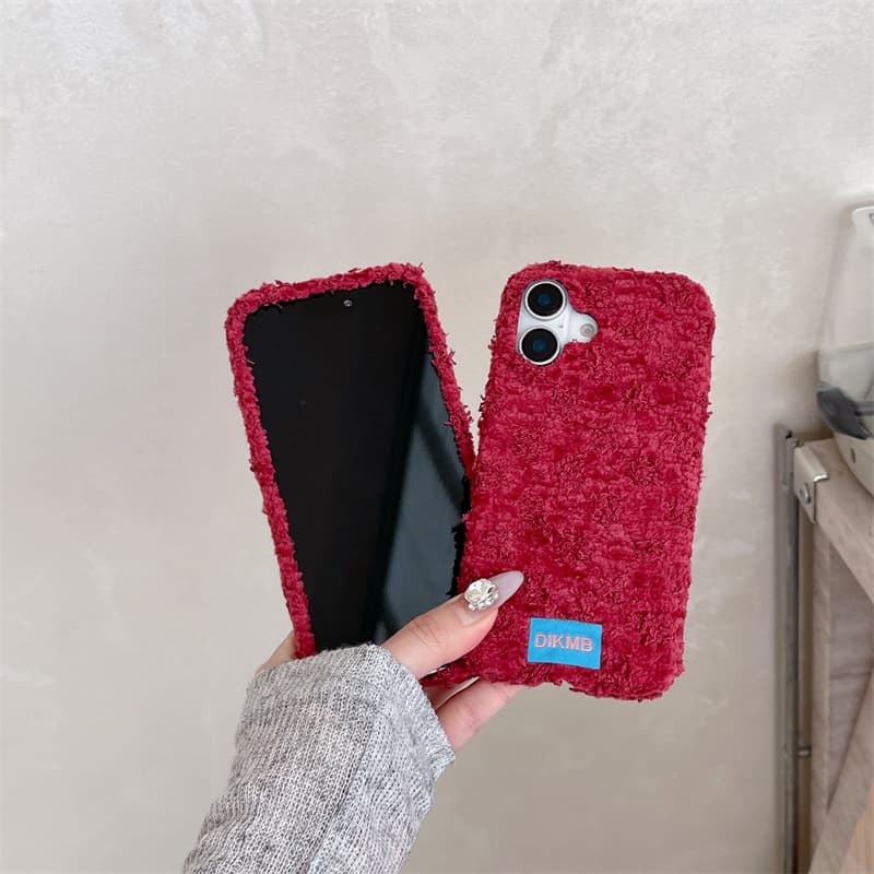 Czerwone, puszyste etui na tel – Phone Cases recenzja i cena