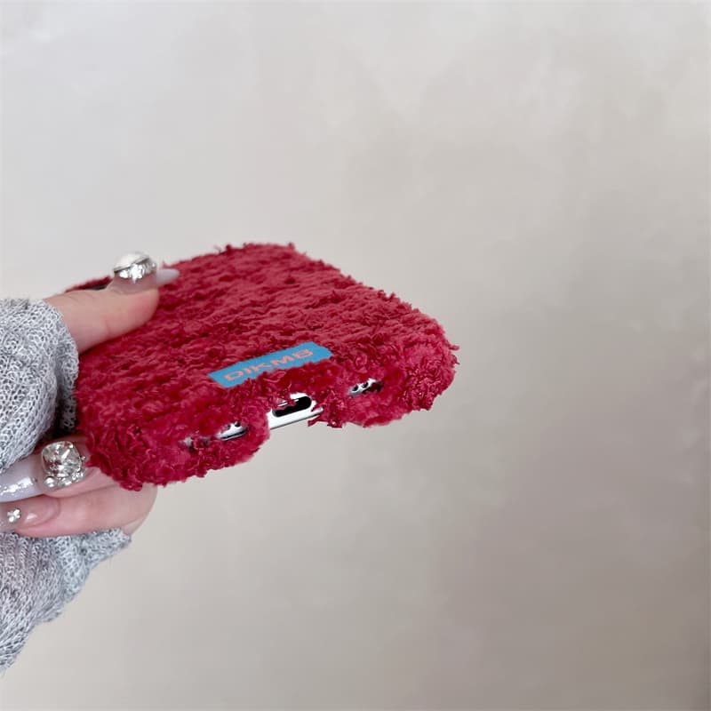Czerwone, puszyste etui na tel – Phone Cases recenzja i cena